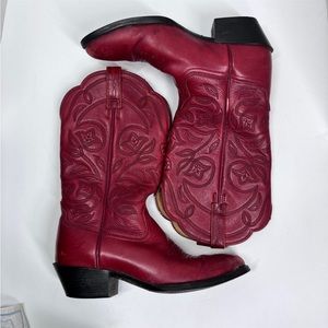 Red Leather Western Cowgirl Boots by ARIAT
▪️Size 6